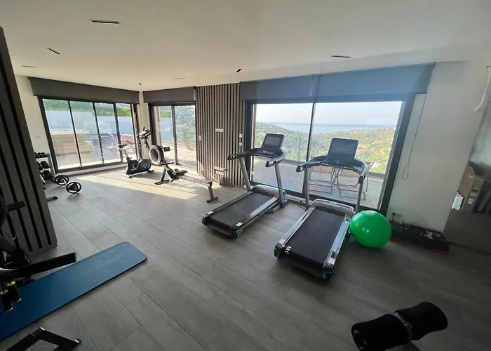 Vue « golf St Tropez » فيلة