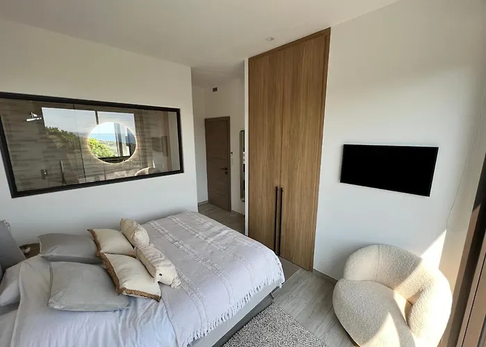 Vue « golf St Tropez » *