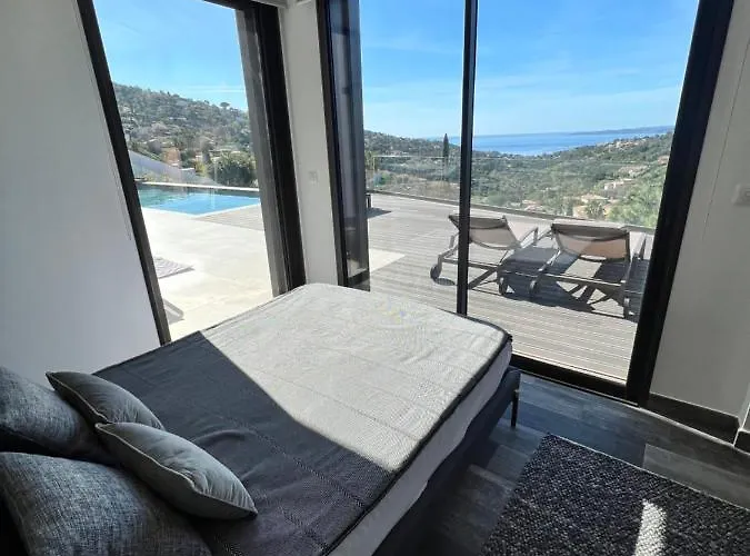 فيلة Vue « golf St Tropez » لي إيسامبر