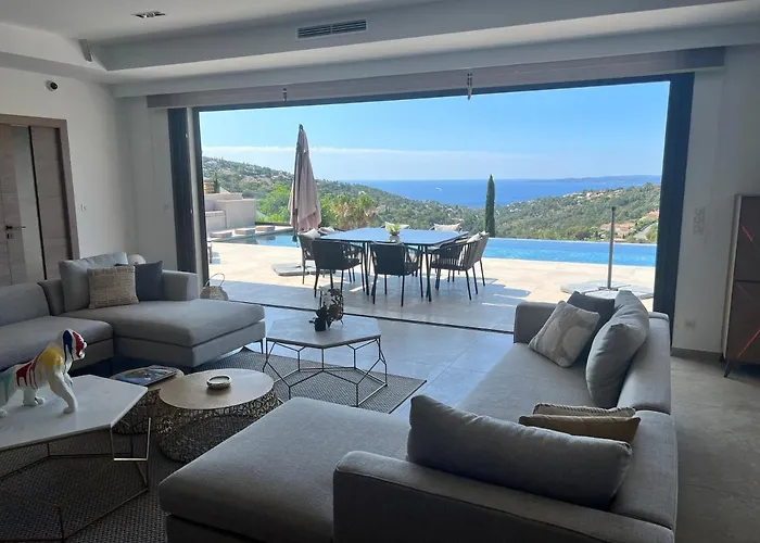فيلة Vue « golf St Tropez »