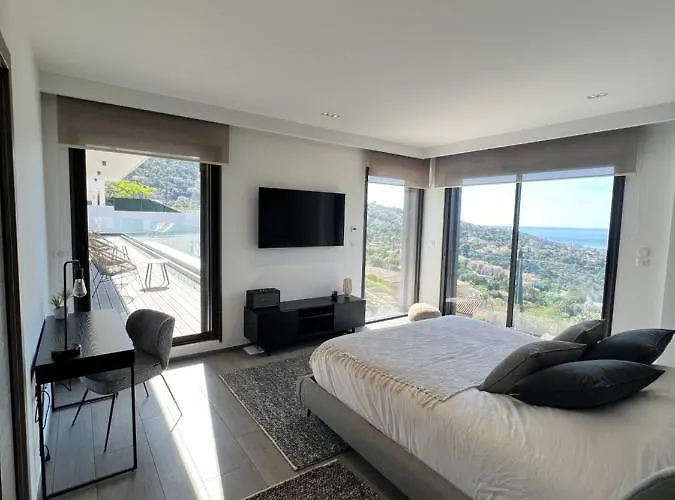 Vue « golf St Tropez » فيلة