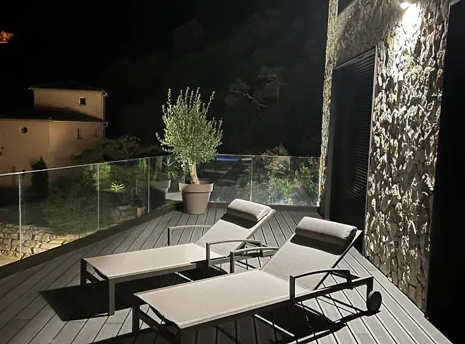 Vue « golf St Tropez » *