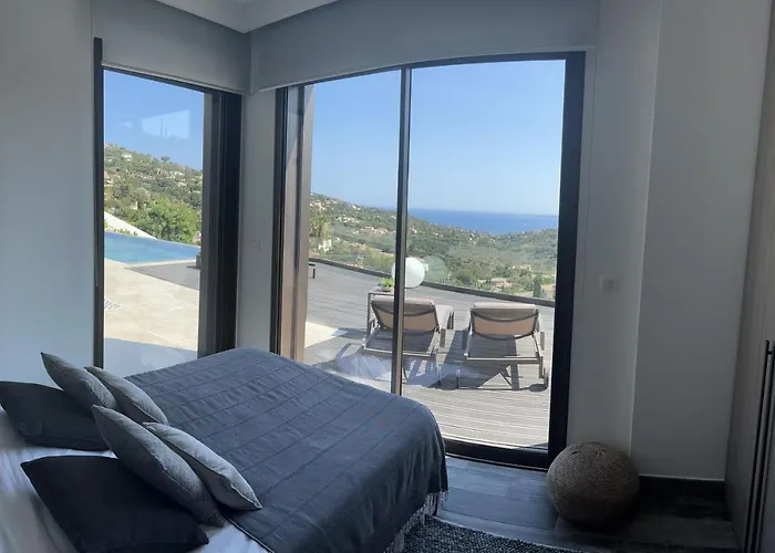 Vue « golf St Tropez »