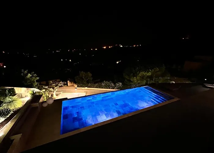 Vue « golf St Tropez » فيلة *