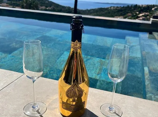 فيلة Vue « golf St Tropez »