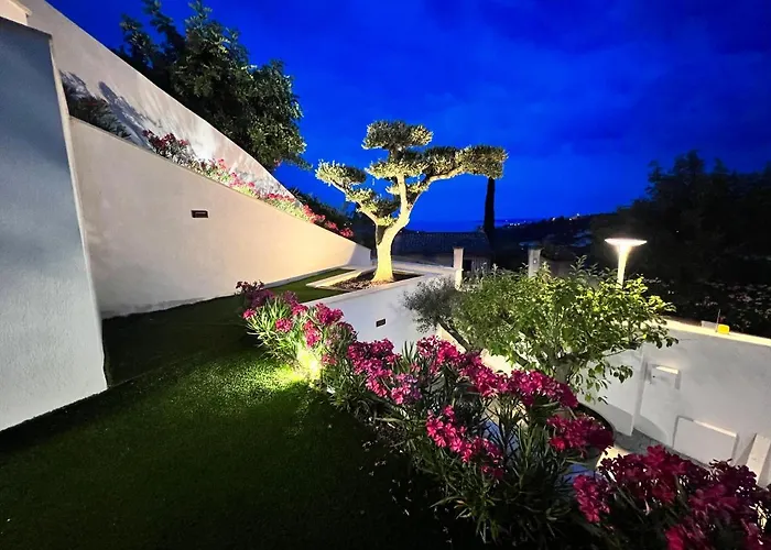 فيلة Vue « golf St Tropez » *